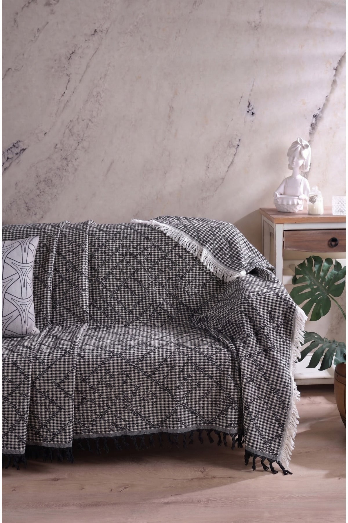 Pamuklu Dokulu Koltuk Şalı 170x220 cm – Saçaklı TV Battaniyesi & Dekoratif Koltuk Örtüsü